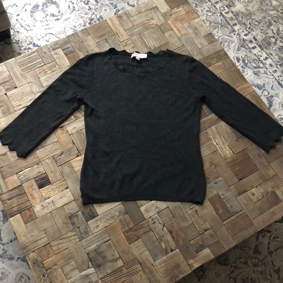 🆕Philosophy Gray scalloped sweater. Size S - Picture 2 of 13